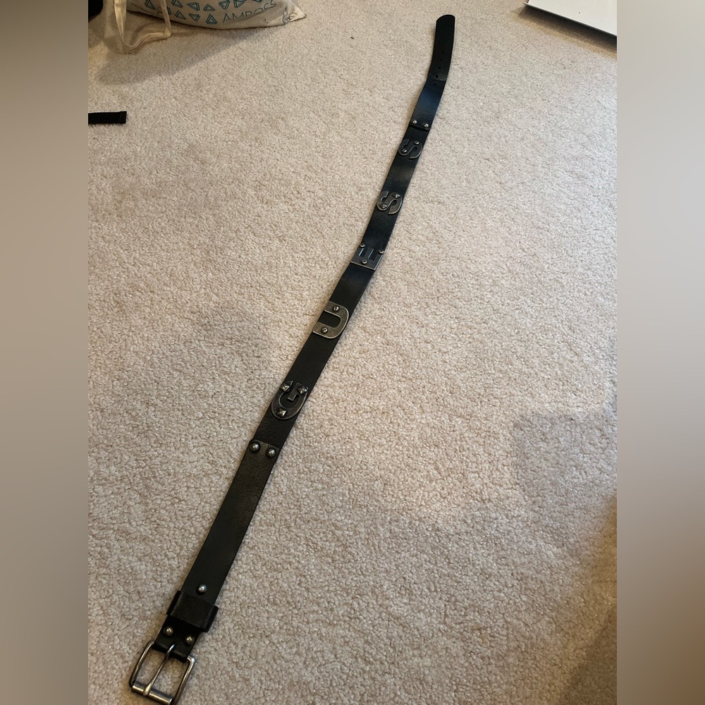 Guess belt